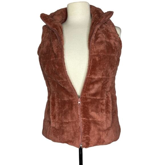 U). New York & Company Sleeveless Fuzzy Sherpa Quilted Vest Mauve Brown X-Small - Picture 2 of 10